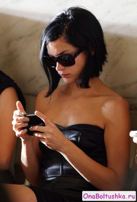 Кайли дженнер с каре в очках