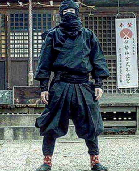 Синоби-сёдзоку костюм ниндзя