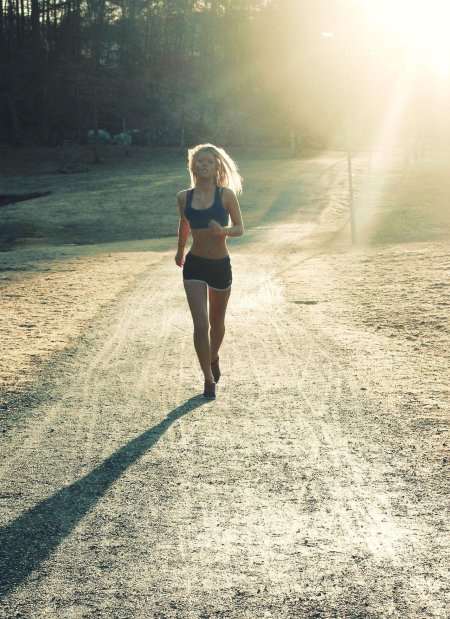 Блондинка со спины