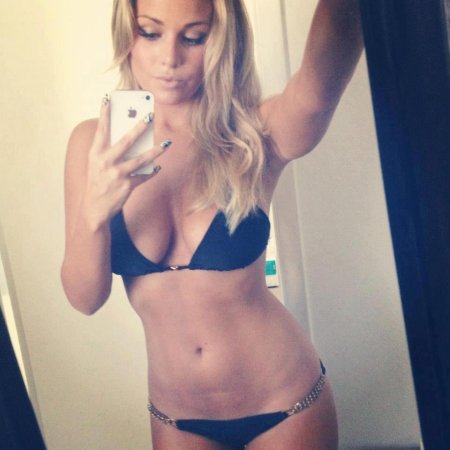 Блондинка селфи