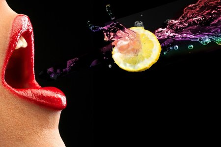 Губы с фруктами