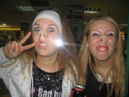 Девушка смешная