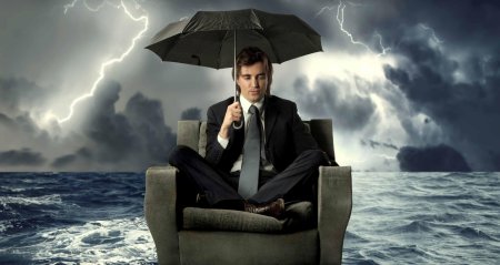 Мужчина с зонтом