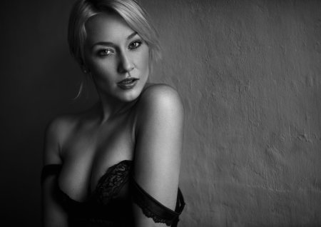 Нуар блондинка