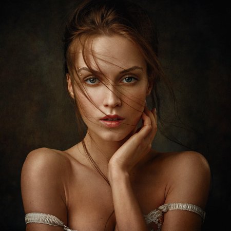 Студийный портрет ню