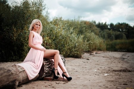 Девушка блондинка