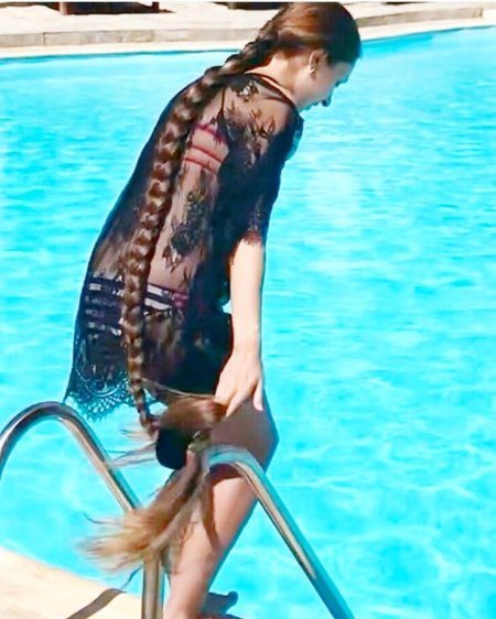 Длинные волосы