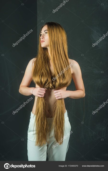 Девушка с длинными волосами