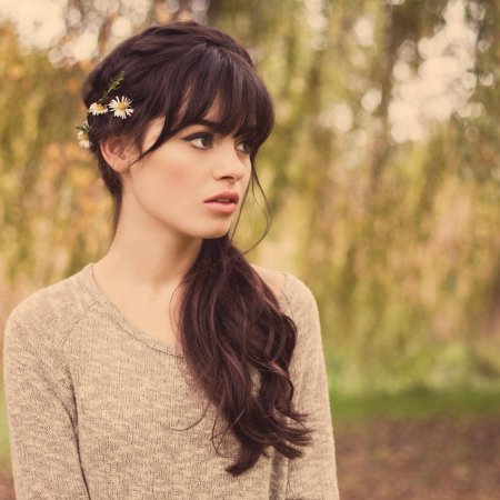 Длинные волосы с челкой