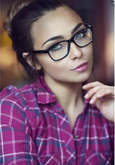 Девушки в очках красивые
