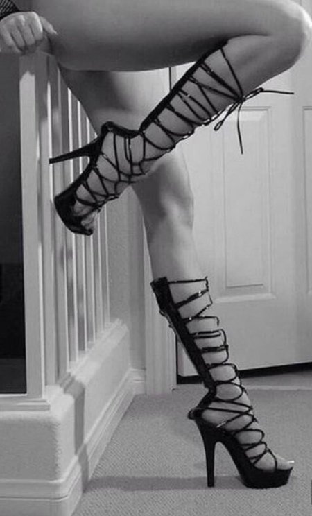 Туфли на шпильке эротические