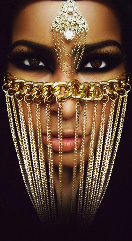 Восточное украшение