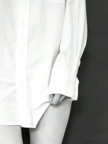 Мужская белая рубашка