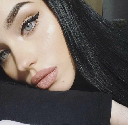 Кайли дженнер темные волосы