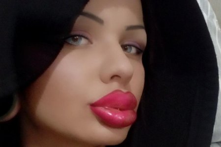 Самые большие губы в россии