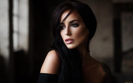 Красивые брюнетки