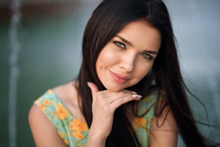 Красавицы брюнетки