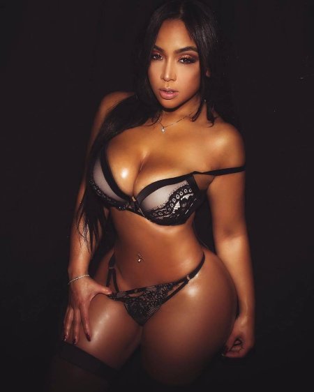 Большие сиськи мулатки