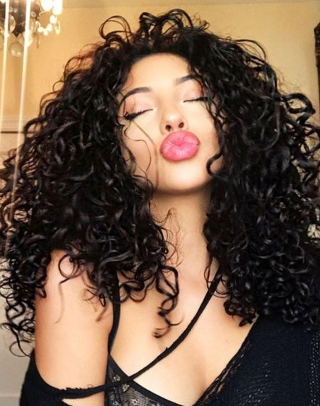 Кучерявая моника