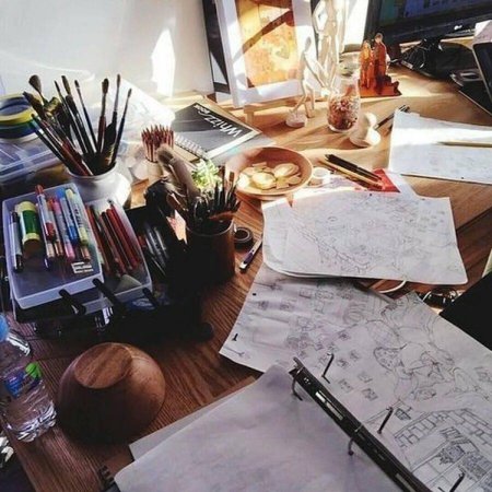 Стол художника