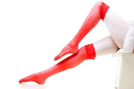 Бело-красные чулки