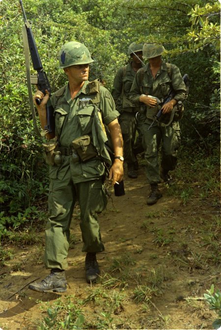 Война во вьетнаме вьетнамские солдаты