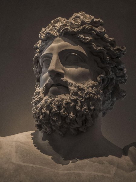 Аид статуя древняя греция