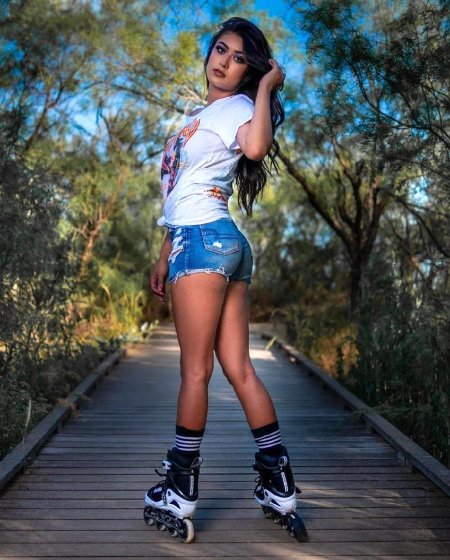 Красивые девушки на роликах