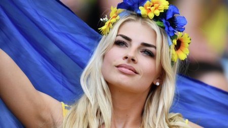 Влада щеглова болельщица