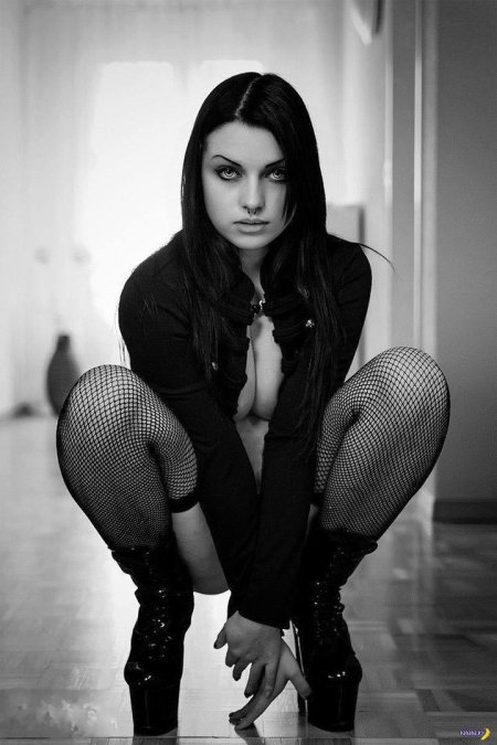 Готическая девушка