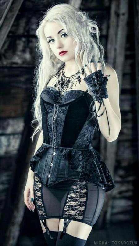 Готический стиль девушки