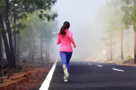 Бег девушка