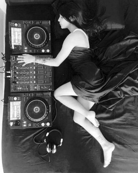 Крутая девушка