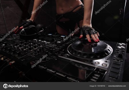 Диджей девушка