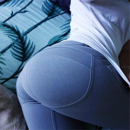 Женские попки в обтягивающих штанах