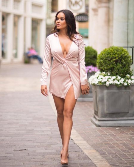 Атласное платье