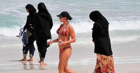Мусульманки на пляже