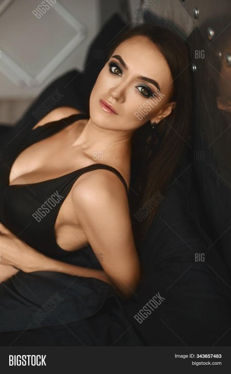 Девушка сексуальная