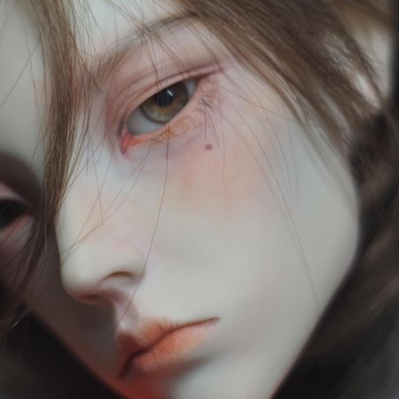 Кукла с человеческим лицом