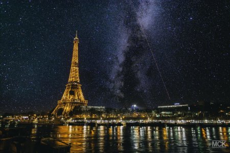 Эйфелева башня в париже