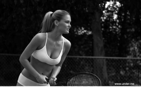 Красивая теннисистка