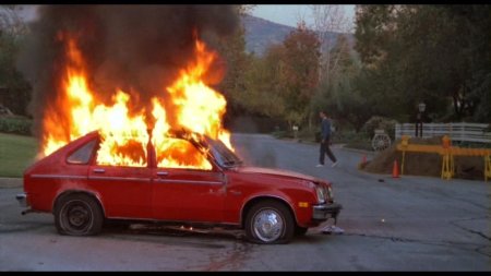 Горящий автомобиль