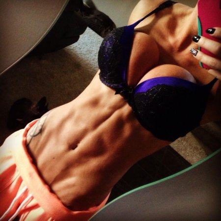 Спортивные девушки грудь