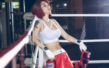 Девушка боксер