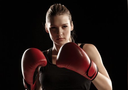 Женщина боксер