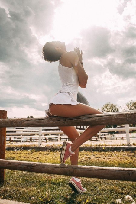 Девушка вид со спины