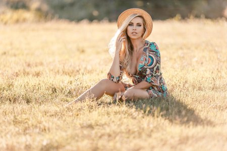 Девушка на поле