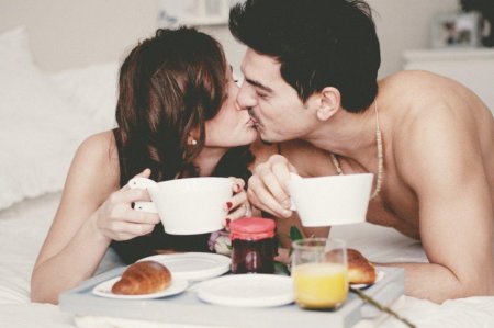 Кофе в постель для любимой