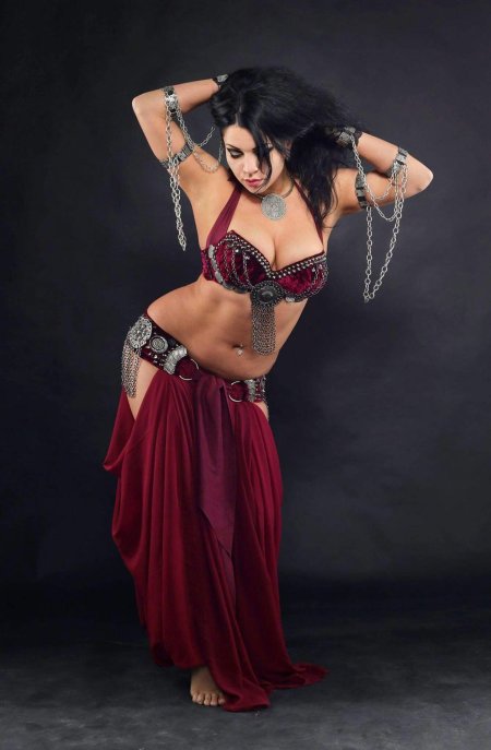 Танцовщица белли дэнс бастет