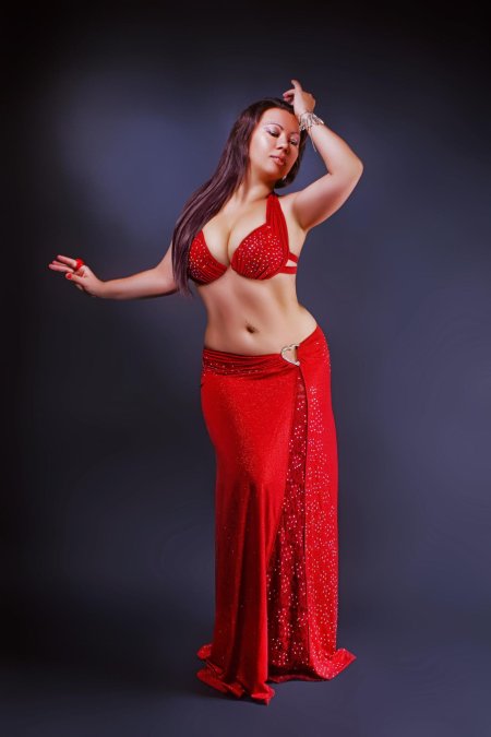 Полные восточные танцовщицы